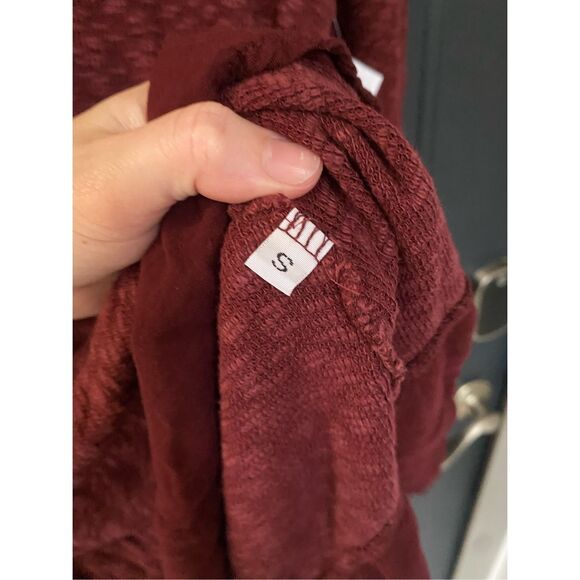 Left of Center Anthropologie Cranberry Red Top V-Neck Blouse, Sz Small, MP $78 - Picture 4 of 7